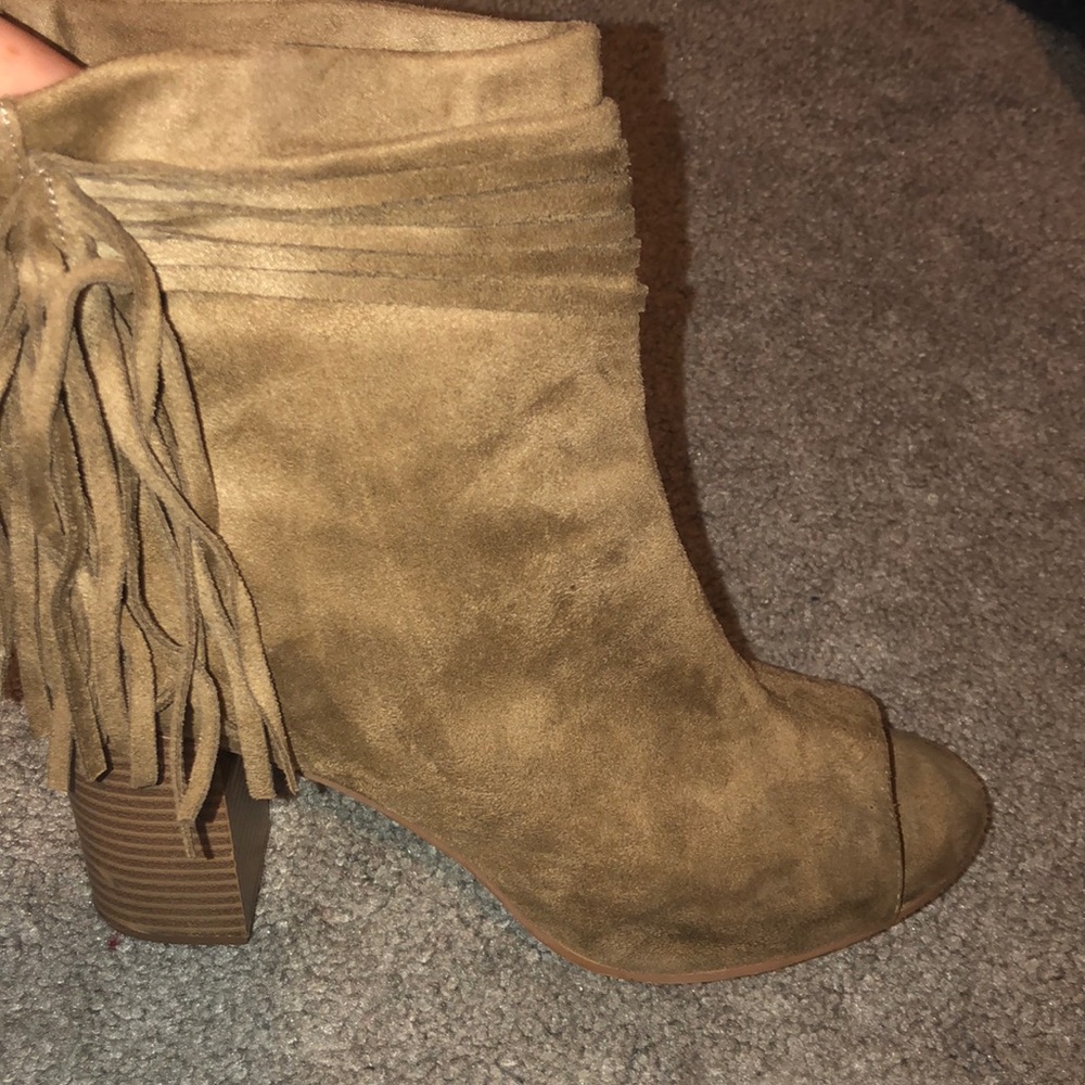 Fringe boots